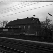 Bahneigene Miet- und Dienstwohnungen am Bahnhof - Aufnahme vom 06. Dezember 1972